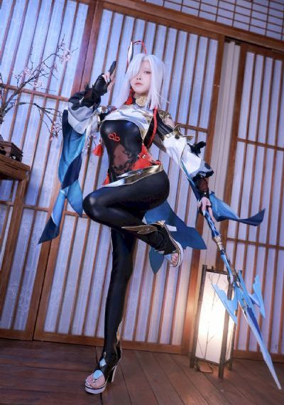 武则天一个男宠有一尺长