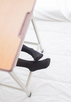 公在客厅里吃我奶涨奶