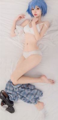 宝刀不老的80岁白发老爷爷